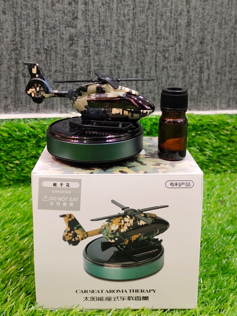 DECORA™ Solar Recon – Camo Stealth Helicopter Decor