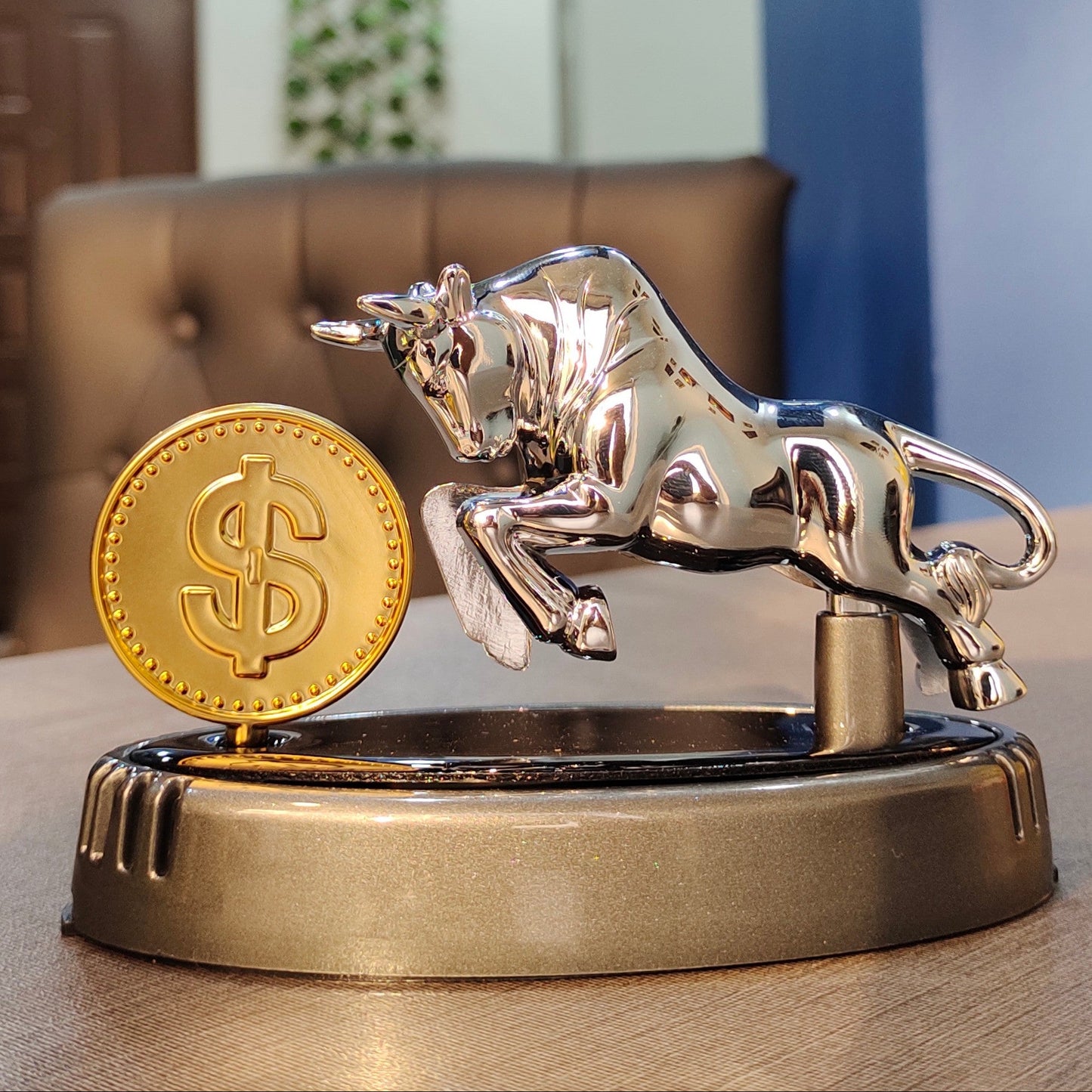 DECORA™ Solar Bull – Luxury Prosperity Car Fragrance
